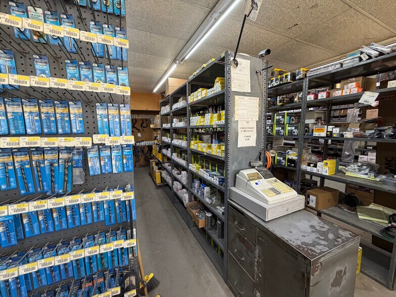 More Photos Of 601 W Lacy St, Palestine General Retail For Sale