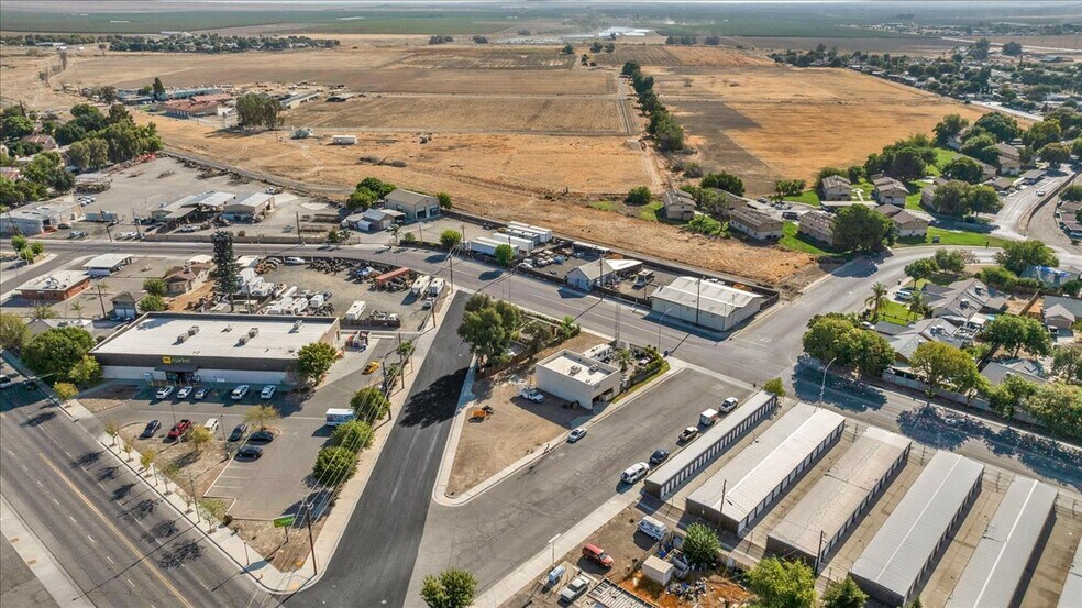 More Photos Of 100 1st St, Coalinga Radio TVTransmission Facilities For Sale