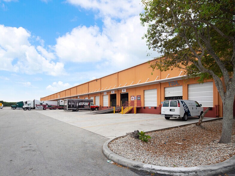 More Photos Of 3301-3389 NW 97th Ave, Miami Warehouse For Lease