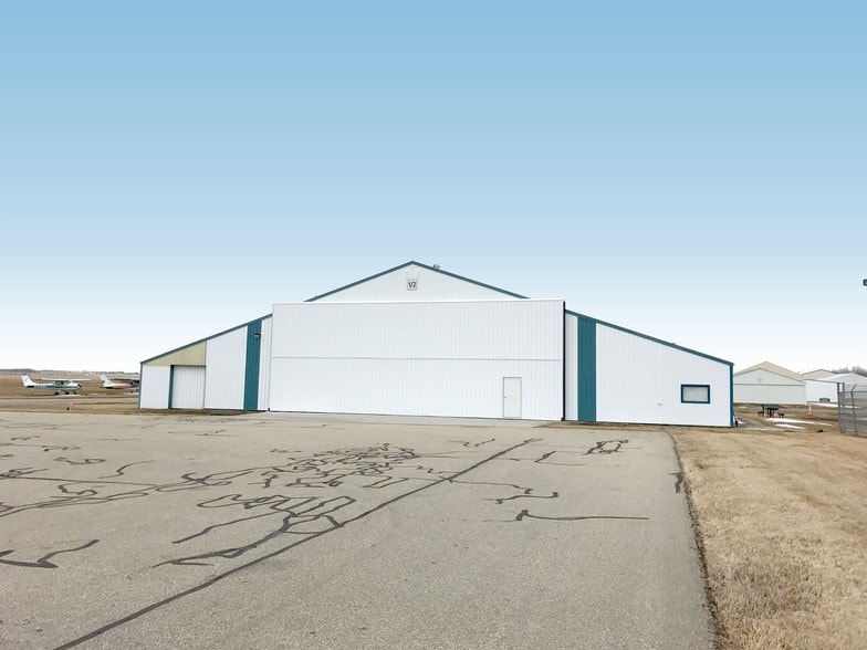 Primary Photo Of 4000 Range Road 214, Fort Saskatchewan Airplane Hangar For Sale