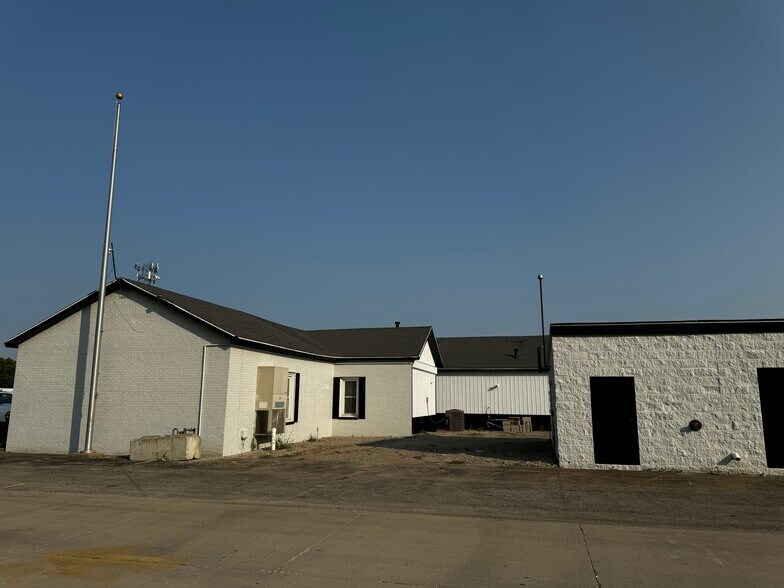 More Photos Of 1200 N Logan St, Lincoln Unknown For Lease