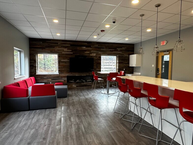 More Photos Of 553 Roosevelt Hwy, Colchester Office For Sale