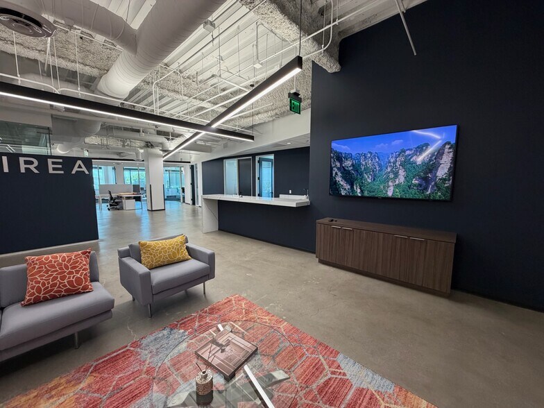 More Photos Of 16501 Ventura Blvd, Encino Coworking Space