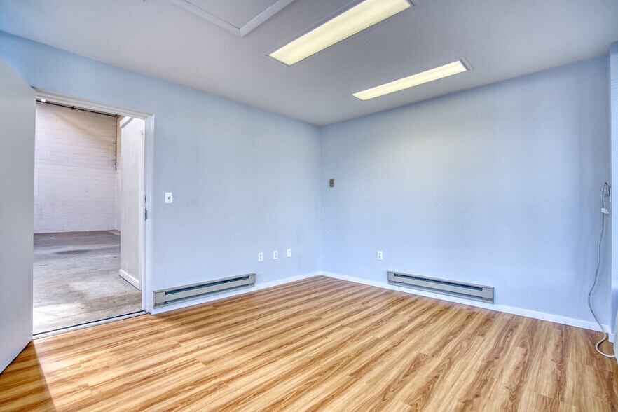 More Photos Of 5763 Arapahoe Ave, Boulder Warehouse For Sale