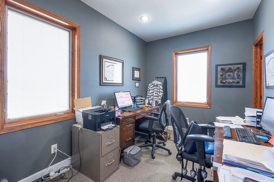 More Photos Of 425 W Pine St, Raymore Medical For Sale