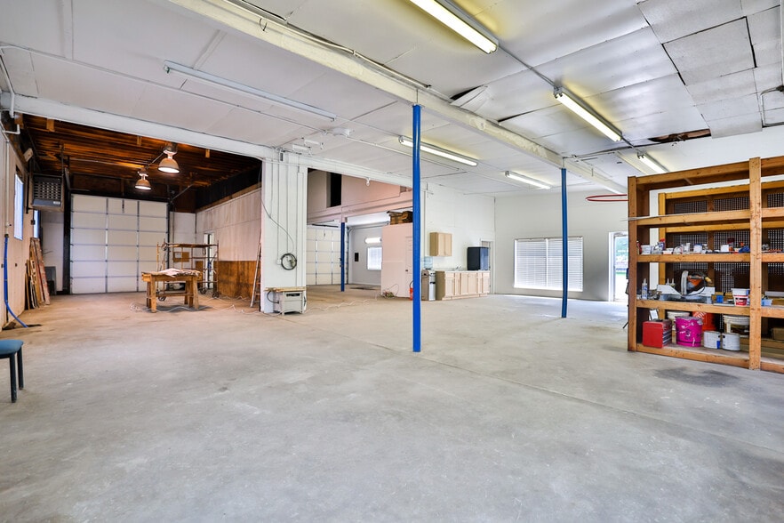 More Photos Of 205 S Old Route 66, Hamel Service For Lease