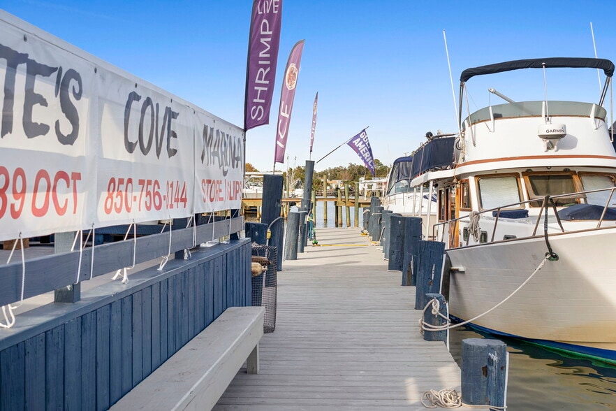 More Photos Of 275 Timber Island Rd, Carrabelle Restaurant For Sale