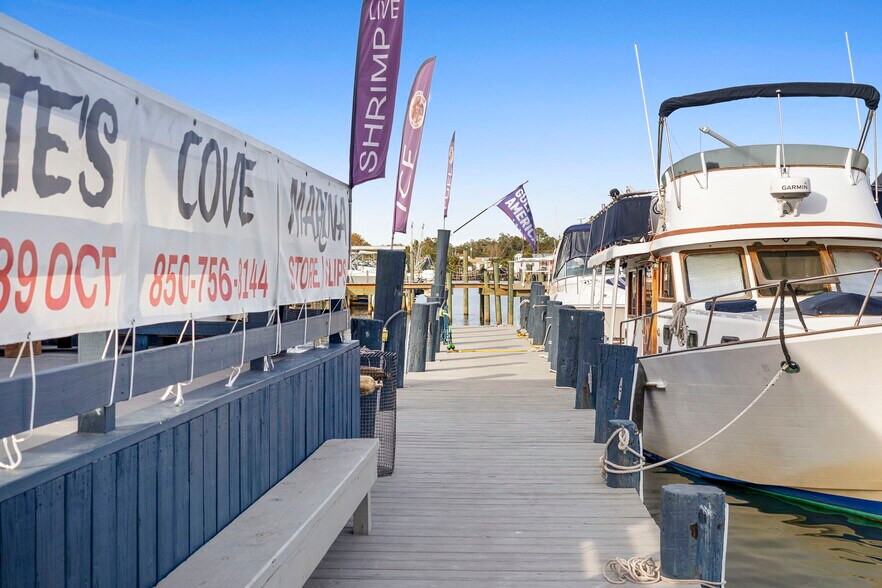 More Photos Of 275 Timber Island Rd, Carrabelle Restaurant For Sale