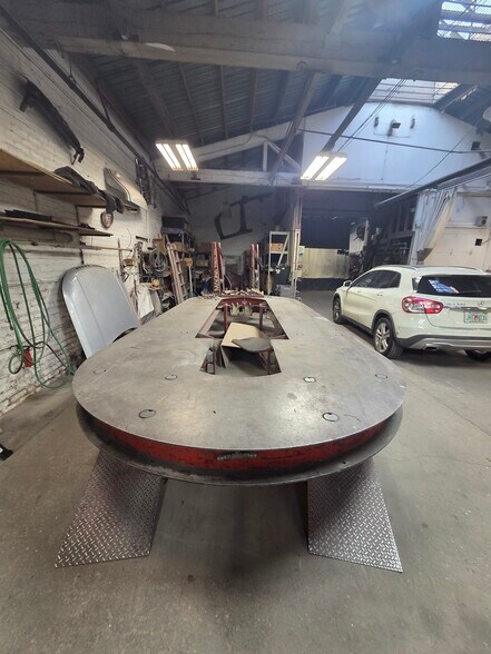 More Photos Of 369 Thomas St, Newark Auto Repair For Sale