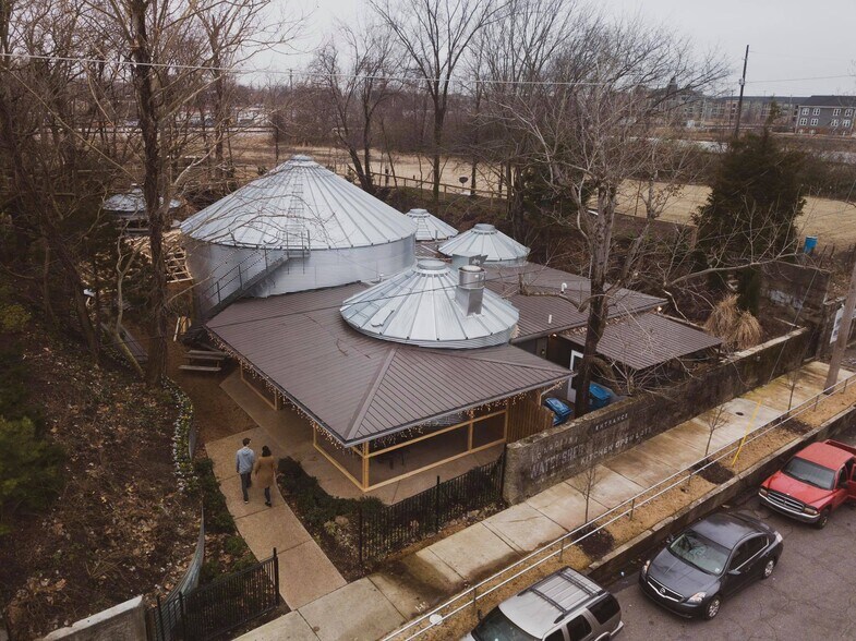 More Photos Of 141 E Carolina Ave, Memphis Restaurant For Sale