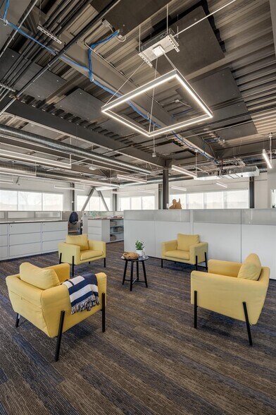 More Photos Of 1629 Main St, Redwood City Office For Lease