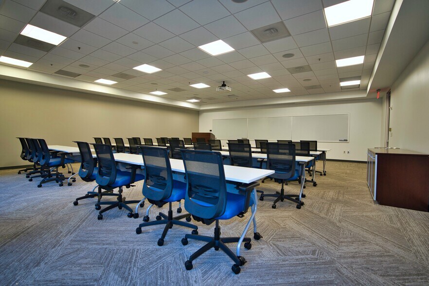 More Photos Of 2300 Windy Ridge Pkwy SE, Atlanta Office For Lease