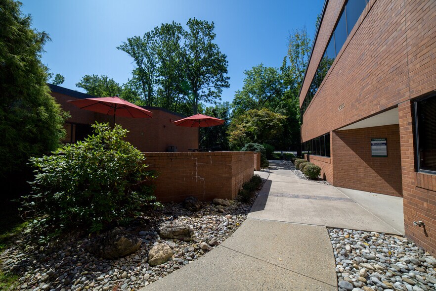 More Photos Of 1000 Herrontown Rd, Princeton Medical For Lease