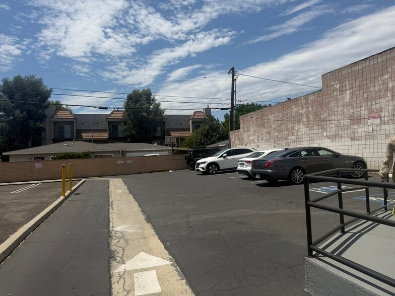 More Photos Of 817 S 1st Ave, Arcadia Storefront For Lease