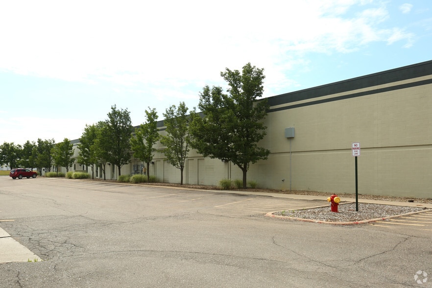 More Photos Of 29031-29045 Airport Dr, Romulus Unknown For Lease