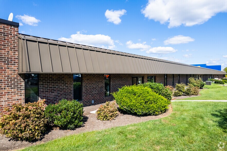 More Photos Of 960 Brook Rd, Conshohocken Light Distribution For Lease