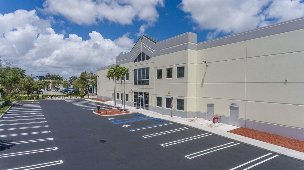 More Photos Of 2701 NW 107th Ave, Miami Refrigeration Cold Storage For Lease
