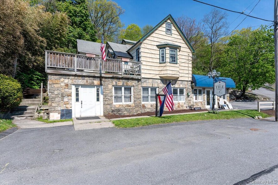 Primary Photo Of 544 US-6, Mahopac Freestanding For Sale