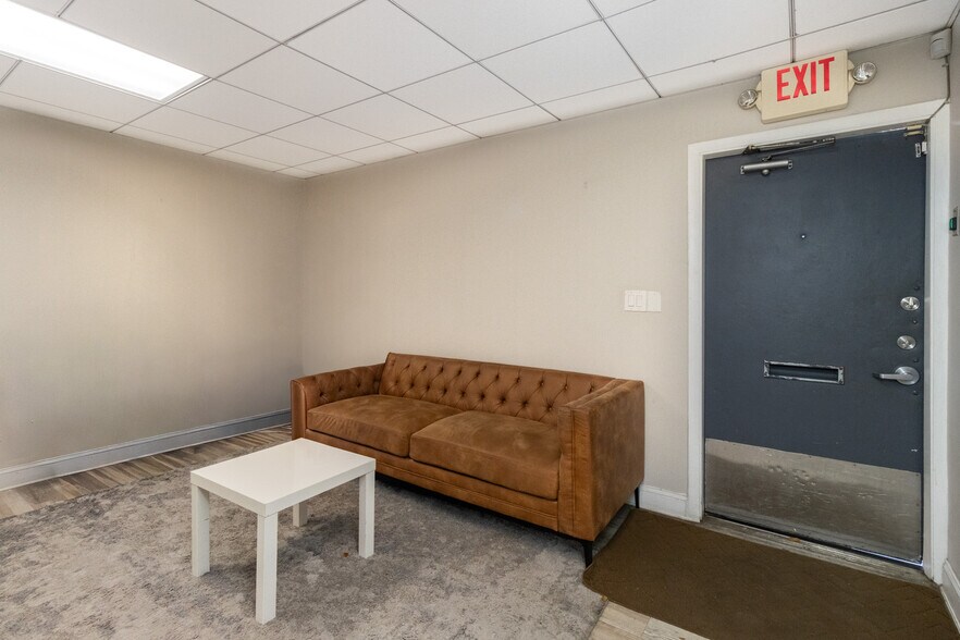 More Photos Of 3337 NW 74th Ave, Miami Warehouse For Sale