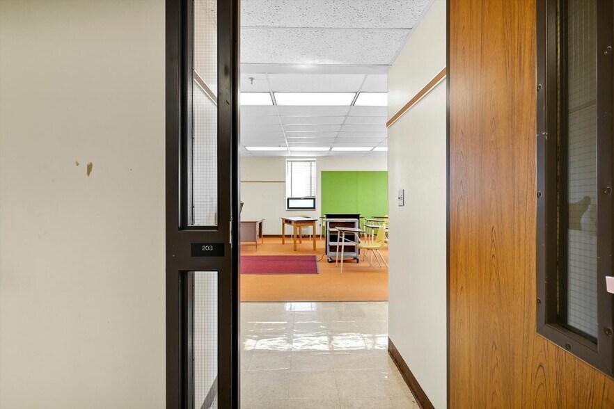 More Photos Of 2389 Main St, Northampton Office For Sale