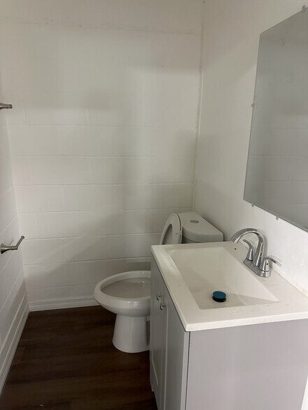 More Photos Of 3214-3218 Lenox Ave, Jacksonville Service For Lease