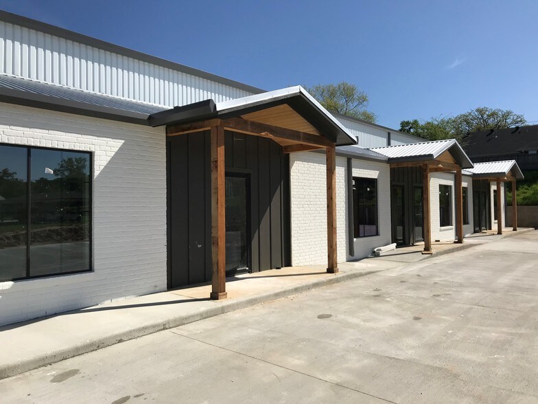 More Photos Of 16735 Gresham Cir, Flint Loft Creative Space For Lease