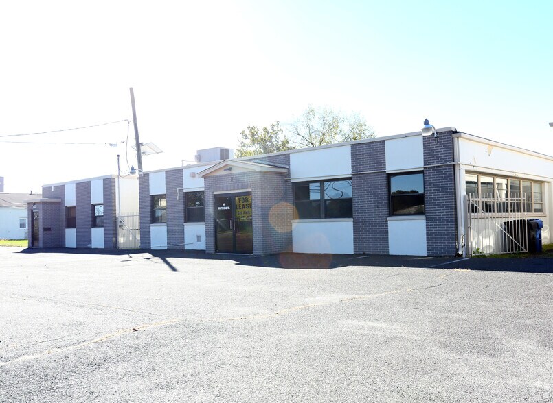 More Photos Of 448 Whitehead Rd, Hamilton Unknown For Lease