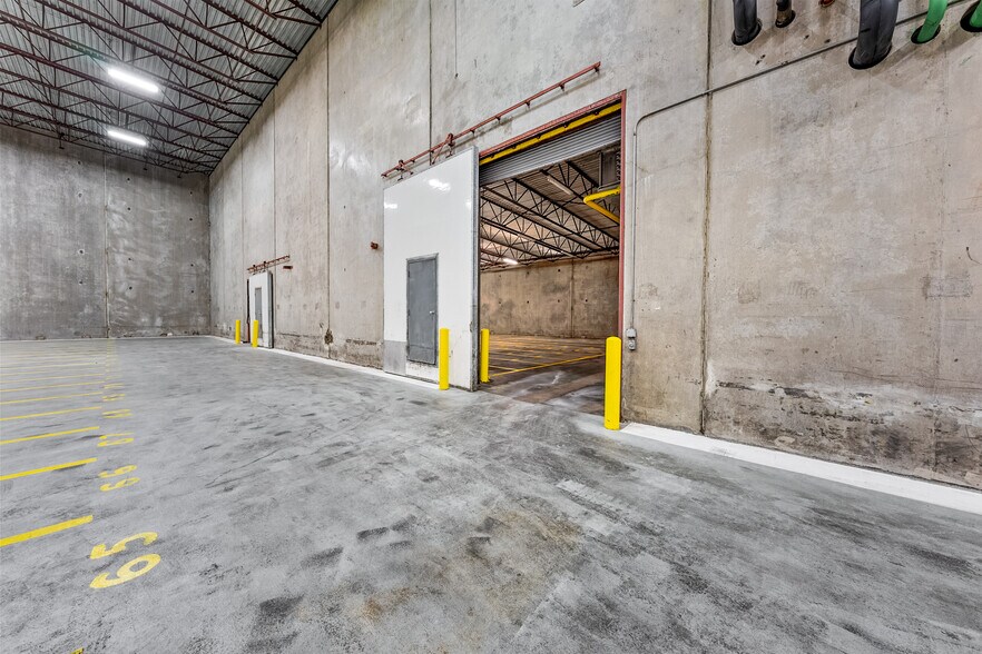 More Photos Of 661 S Fir St, Medford Refrigeration Cold Storage For Lease