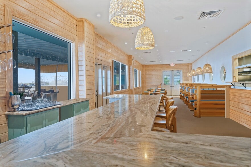 More Photos Of 4236 Laguna Shores Rd, Corpus Christi Restaurant For Sale