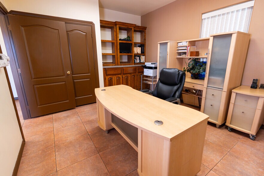 More Photos Of 101 E Crockett Ave, Alamo Office For Sale