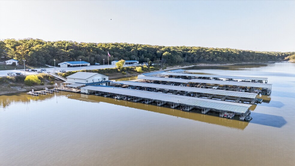 More Photos Of 670 SE 803rd Rd, Clinton Marina For Sale