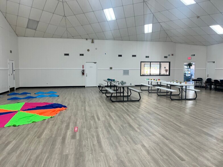 More Photos Of 662 S Edmonds Ln, Lewisville Daycare Center For Sale