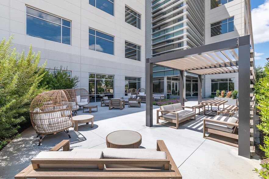 More Photos Of 3701 Regent Blvd, Irving Office For Lease