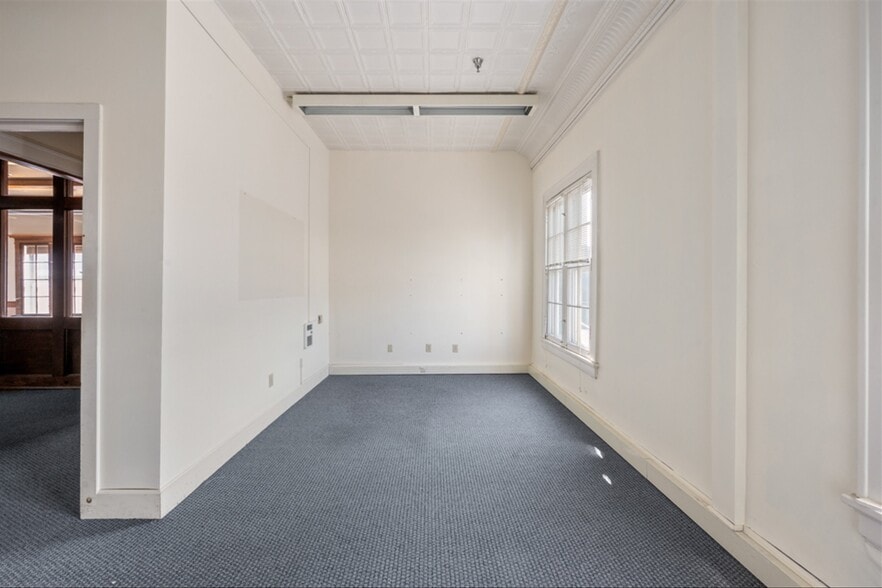 More Photos Of 260 Broadway, Saratoga Springs Coworking Space