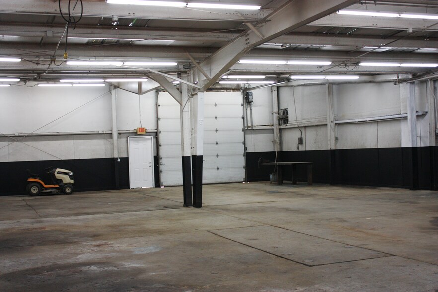 More Photos Of 980 Lafayette Rd, Medina Freestanding For Lease