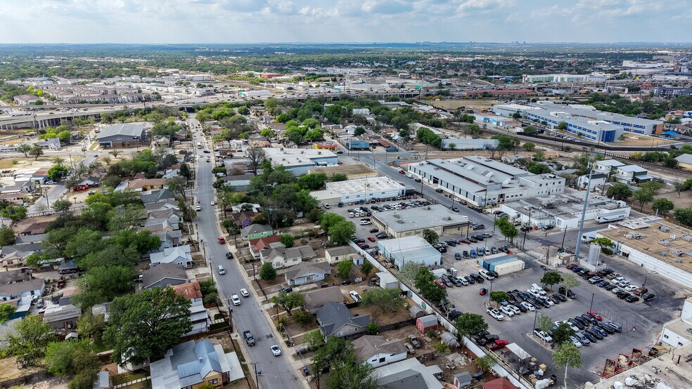 More Photos Of 130 E Zavalla, San Antonio Warehouse For Lease