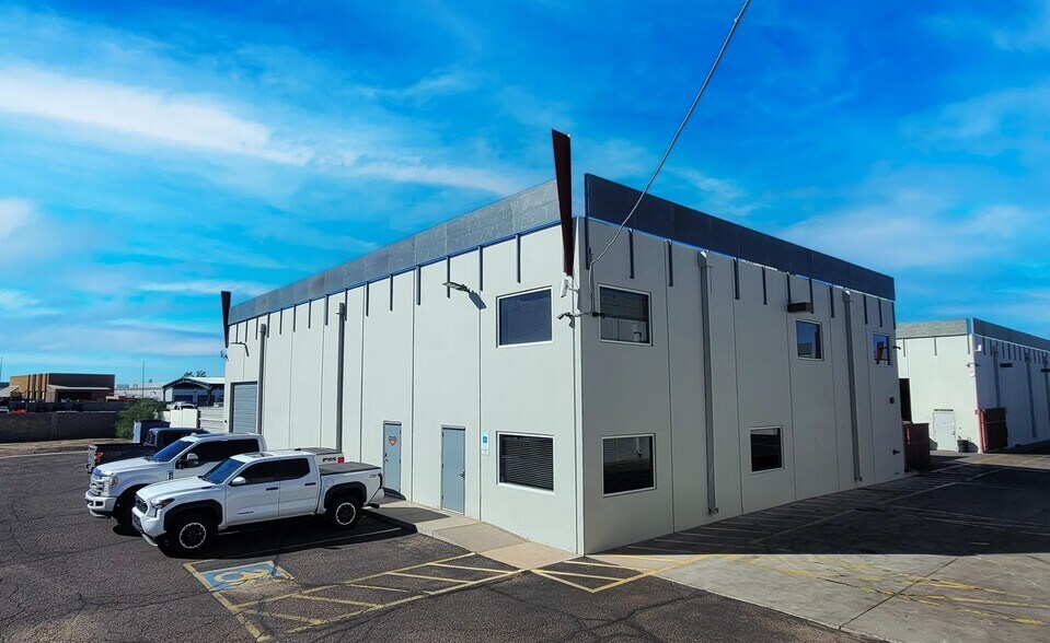 More Photos Of 1913 N Rosemont, Mesa Warehouse For Sale