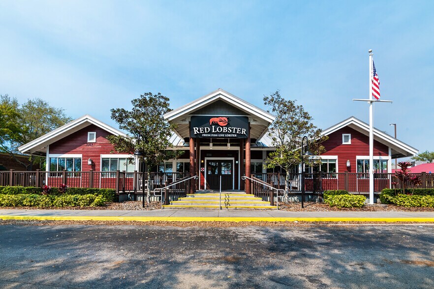 More Photos Of 7373 W Colonial Dr, Orlando Restaurant For Sale