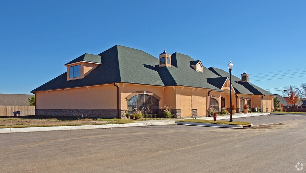 More Photos Of 4500 W Houston St, Broken Arrow Office For Lease