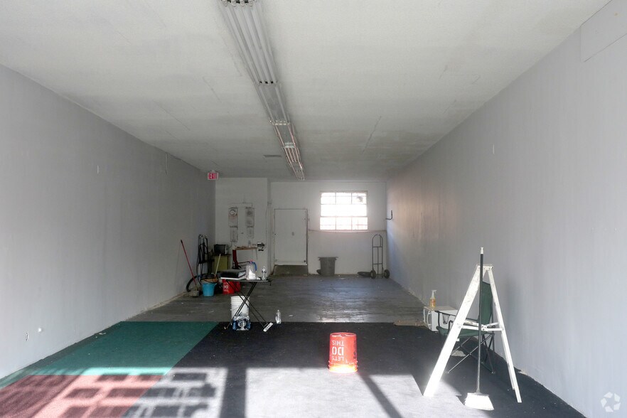 More Photos Of 14327 S Pioneer Blvd, Norwalk Storefront For Lease
