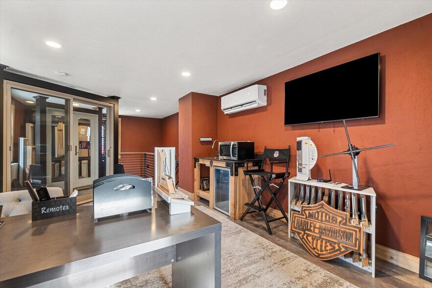 More Photos Of 6339 Old William Penn Highway hwy, Export Showroom For Sale