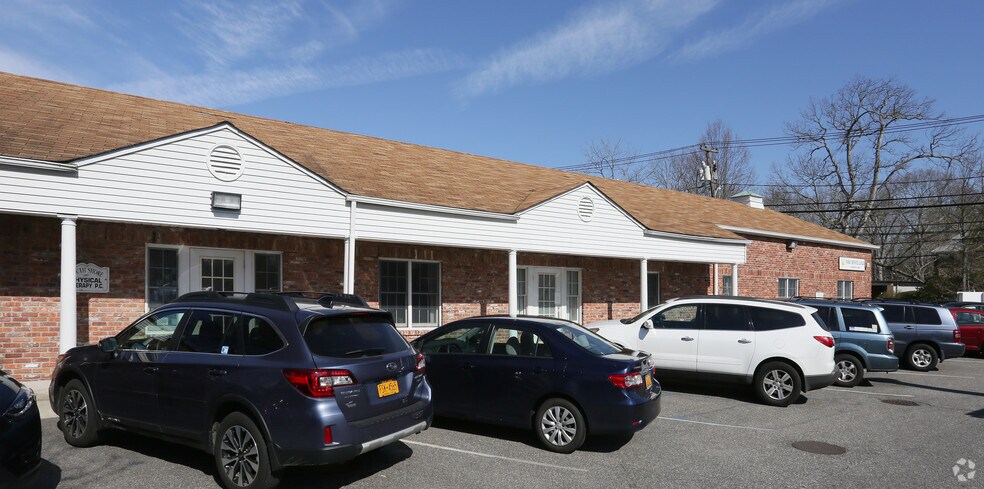 More Photos Of 220 Main St, Center Moriches Medical For Lease
