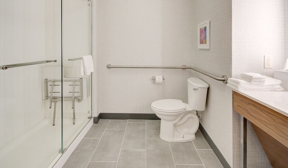 More Photos Of 4617 7th St, Bay City Hotel For Sale