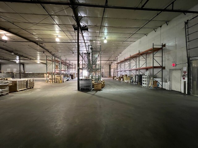 More Photos Of 410 Hamilton Rd, Bossier City Distribution For Lease