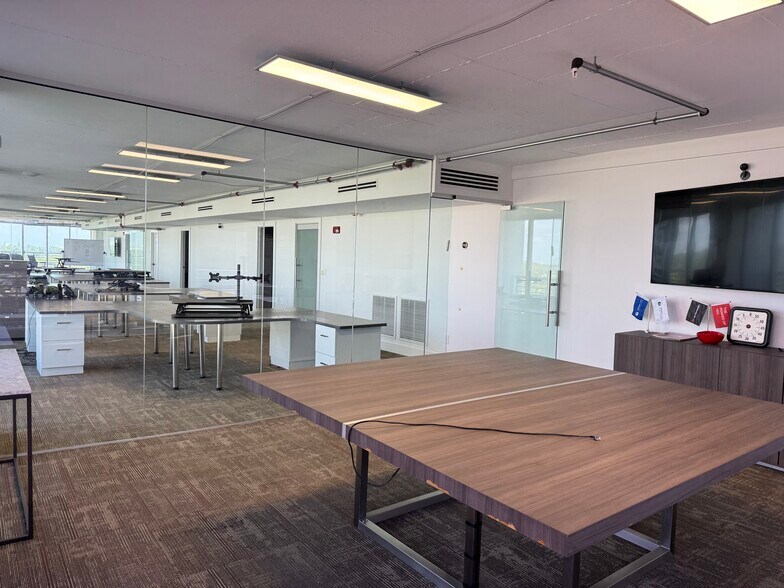 More Photos Of 1720 Harrison St, Hollywood Office Residential For Sale