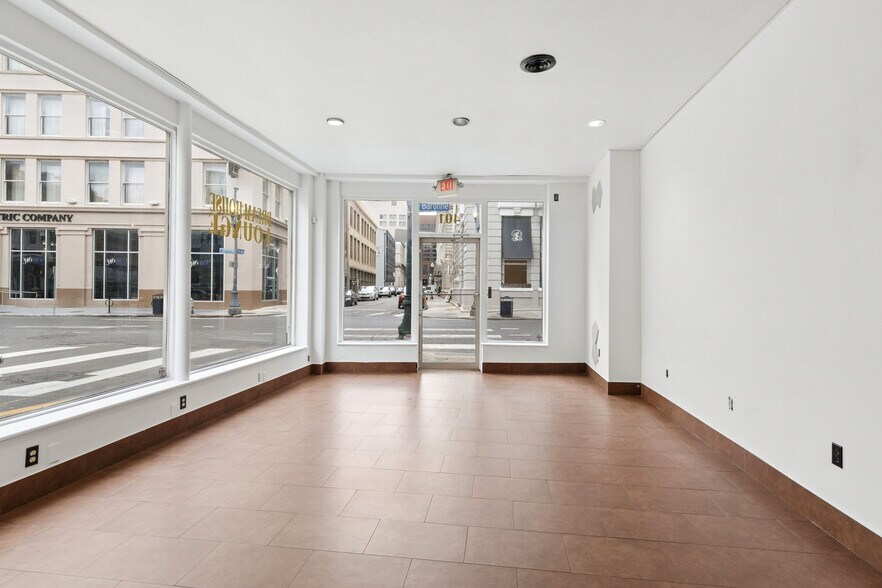 More Photos Of 401 Baronne St, New Orleans Hospitality For Lease