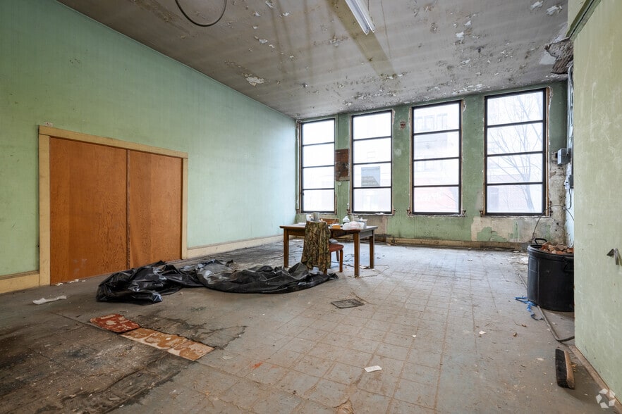 More Photos Of 245 W Fourth St, Winston-Salem General Retail For Sale