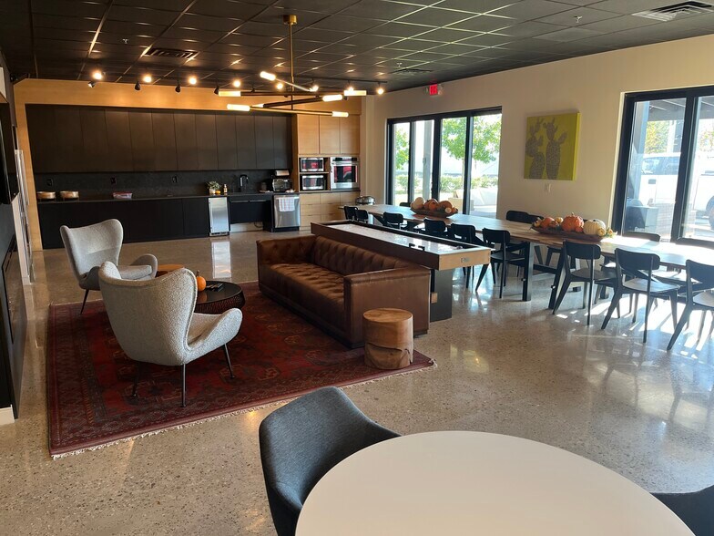 More Photos Of 4317 Marsh Ridge, Carrollton Showroom For Sale