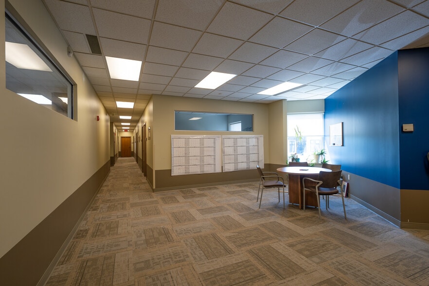 More Photos Of 807 Kinnear Rd, Columbus Medical For Sale