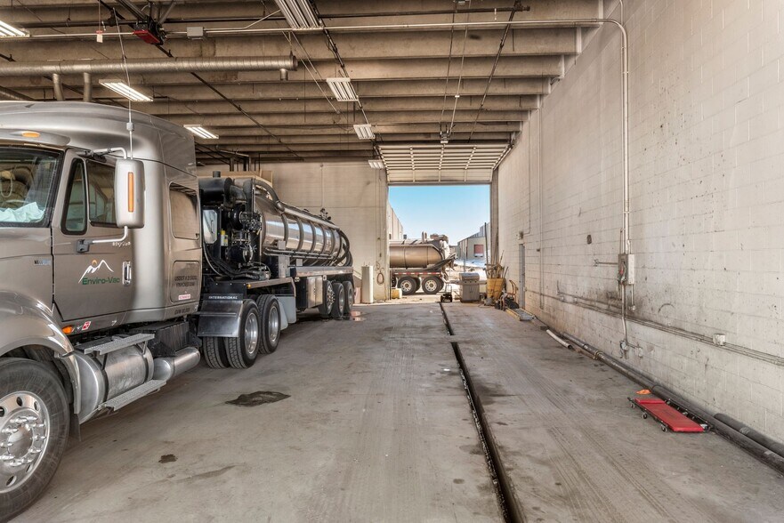 More Photos Of 5050 Ash St, Denver Warehouse For Sale